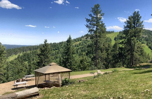 Lead Condo | Remodeled Fully Furnished Barefoot Resort Condo at Terry Peak South Dakota!