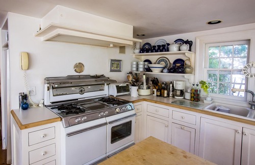Sag Harbor Cottage | Remodeled historic Greek Revival house in heart of Sag Harbor.