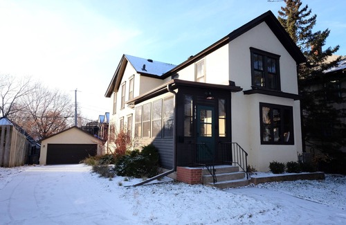 Linden Hills House | Remodeled Historic Home - Perfect Location - Walkable, Safe, Pet & Kid Friendly!
