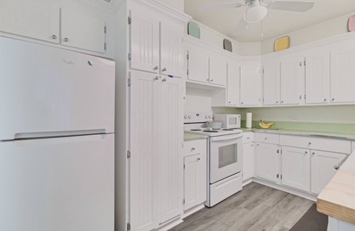 Punta Gorda Cottage | Remodeled historic downtown Punta Gorda, FL charming cottage