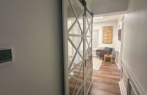 Granbury Cottage | Remodeled Historical Cottage- Six bedroom 4 bath steps to Granbury Square. Fab!