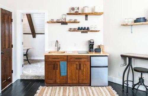 Nashville Apartment | Remodeled Lofted Apartment over Ooey Gooey Café