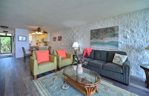 Maalaea Condo | REMODELED Maui Oceanfront Condo w/Pool, Sandy Beach & the sounds of gentle Waves