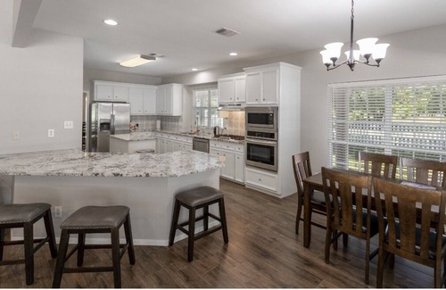 Missouri City House | Remodeled one story building w/firepit, super close to everything