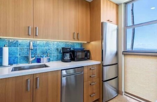 Kihei Apartment | Remodeled prime oceanfront 1 bedroom Kihei gemn