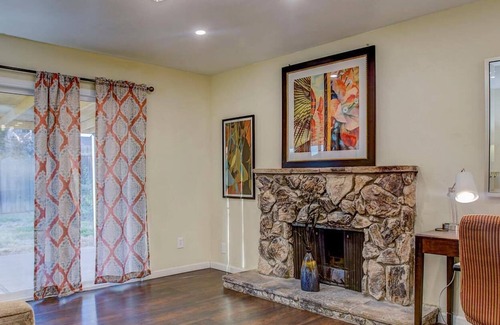 Southeastern Sacramento House | REMODELED Sacramento suburb 3bd/2ba house