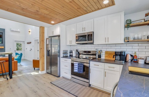 Historic District Cottage | Remodeled unique vacation rental in the heart of Historic Beaufort