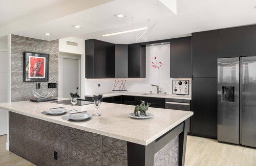 Hillcrest Condo | Remodeled unit in historic building at Hillcrest/Bankers Hill border.