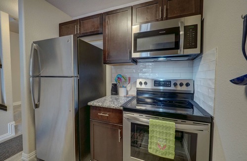 Corpus Christi House | Remodeled Waterfront Townhouse/Close to Beach