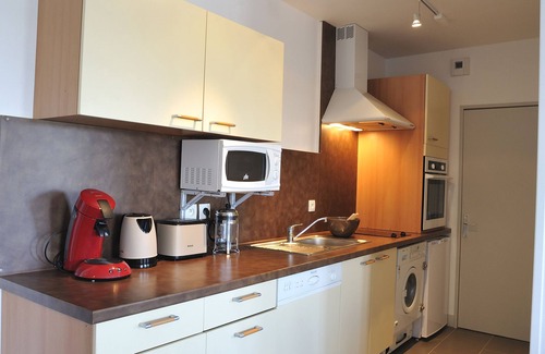 Honfleur Apartment | Remodeled waterfront romantic apartment downtown Honfleur. Panoramic sights