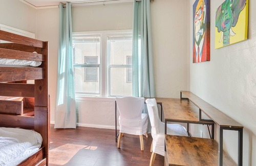 South Wrigley Apartment | Remodelled Apartment 5 Miles to Beach