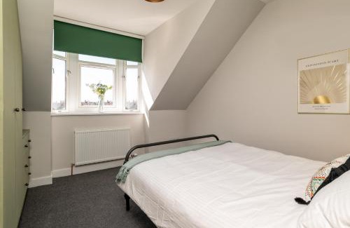 Aberdeen West End Apartment | Remodelled Luxury 3 Bed Apartment