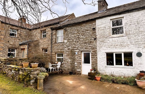 Arkengarthdale Cottage | Remote Cottage on the grounds of a working farm with central heating, smart TV and WiFI.