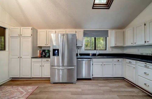 The Woods Cabin | Remote, Pet Friendly Mountain Cabin with Fire Pit and Pool Access, Perfect for a Getaway to Shenandoah National Park