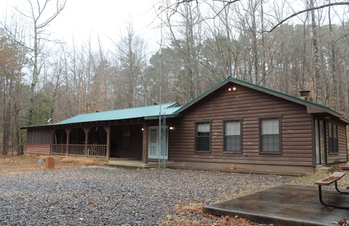 Board Camp House | Remote Spacious Cabin on Sugar Creek Near Wolf Pen Gap-Ouachita National Forest