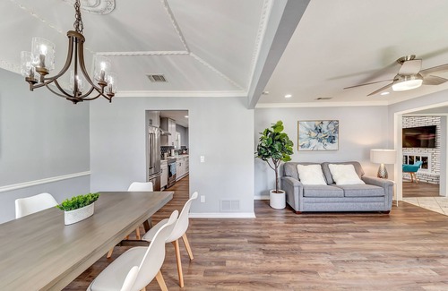 Northeast Carrollton House | Remote work, Near Highways, Family-friendly, King bed, Grill, Games, Foosball