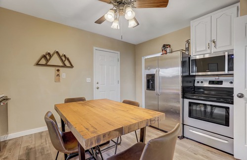 Downtown Colorado Springs Apartment | Remote Work Ready Prime Downtown Spot
