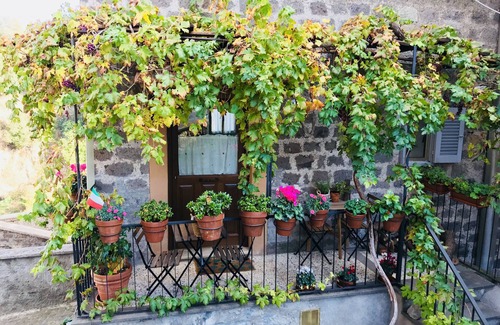 Ronciglione Apartment | Renaissance Boutique House