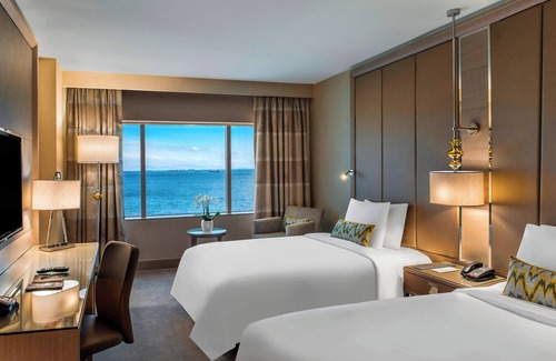 Bakırkoy Hotel | Renaissance Polat Istanbul Hotel