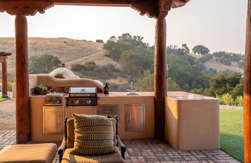 Templeton House | Renata's Retreat-Luxury Wine Country Home with Pool and Hot Tub!