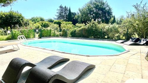 Cheval-Blanc House | Rendez-vous en Provence -10 personnes- duo de gîtes- piscine privée - clim