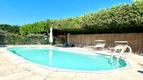 Cheval-Blanc House | Rendez-vous en Provence -10 personnes- duo de gîtes- piscine privée - clim