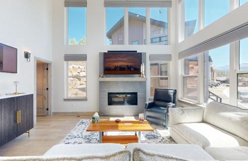 Rendezvous House | Rendezvous Retreat
