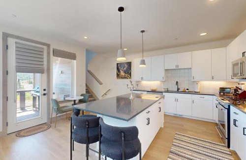 Rendezvous House | Rendezvous Retreat