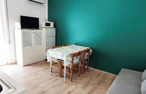 Pietra Ligure Apartment | Renesmee Beach Apartment a 150 Metri Dalla Spiaggia, con Posto Auto Gratuito