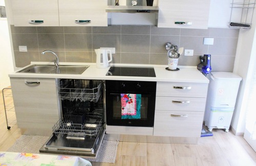 Pietra Ligure Apartment | Renesmee Beach Apartment a 150 Metri Dalla Spiaggia, con Posto Auto Gratuito