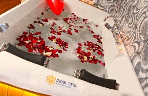 Karsiyaka Hotel | Renk Otel Karşıyaka