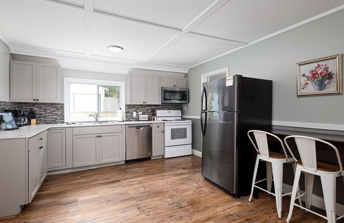 Mayfield House | Rennie Lake Hideaway Home