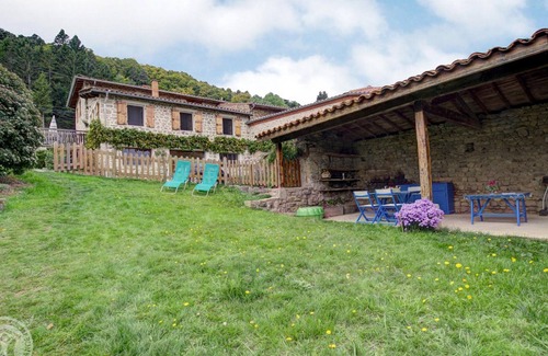 Saint-Bonnet-le-Courreau Cottage | Renovated cottage with fireplace and garden 15 km from ski slopes