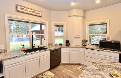 McCall House | Renovare' - Pet friendly - Trailer parking - Hot tub - Fireplace