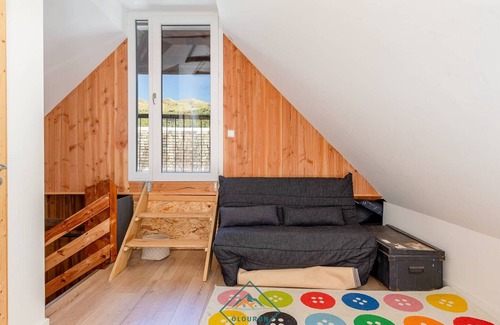 Adervielle-Pouchergues House | Renovated village house for 12 people with garden and jacuzzi near Loudenvielle