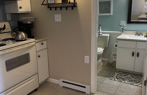 Wells Beach Condo | Renovated 1 bedroom condo ,steps to beach