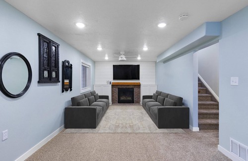 Bonneville House | Renovated 12 person Orem home