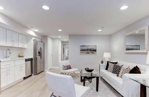Bloomingdale Apartment | Renovated 2 bed/2 full bath with PRIVATE ENTRANCE, outdoor patio in central DC