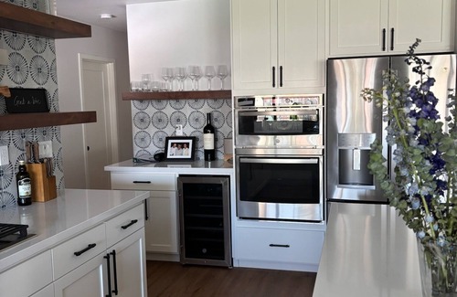 Lodi House | Renovated 2 bedroom in a great West End location.