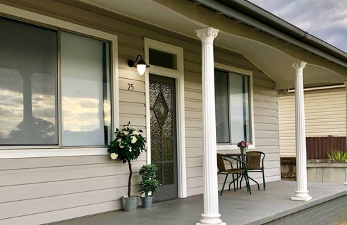 Aberdare Cottage | Renovated 2 beds Cottage (see attached Studio room)
