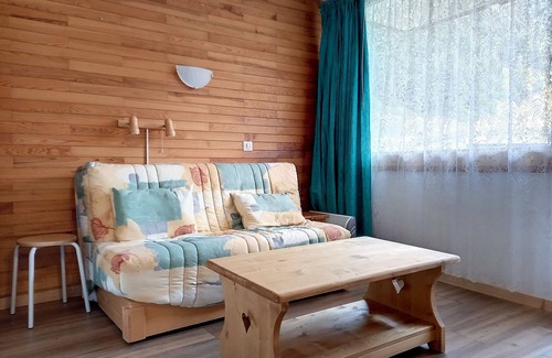 Macot-la-Plagne Apartment | Renovated 2-room apartment, central location, pool, pets allowed
