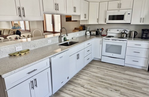 Bethany Beach House | Renovated 2025! Bright & Airy Home, 50 Steps to Private Beach