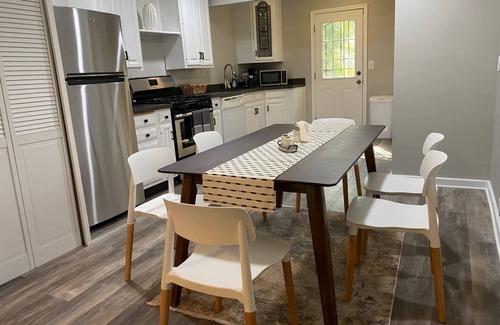 Jacobs House | Renovated 2Bed/1Bath cute housenn