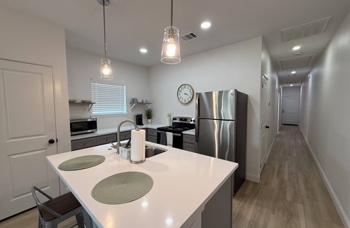 Oak Cliff House | Renovated 2BR/1BA Duplex Unit in Bishop Arts
