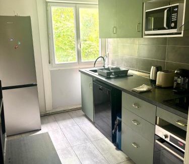 Troyes Apartment | Renovated 3-Bedroom Apartment near UTT