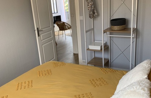 Dijon Apartment | Renovated 3-bedroom city center apartment with parking