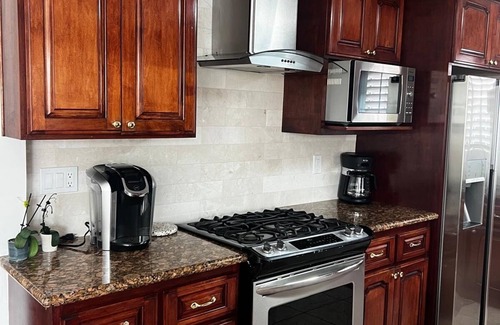 Hawthorne House | Renovated 3-bedroom house with AC in Hawthorne