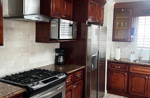 Hawthorne House | Renovated 3-bedroom house with AC in Hawthorne
