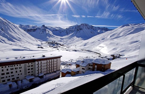 Tignes le Lac Apartment | Renovated 3-room apartment in Tignes for 8 pers. with balcony, peace and comfort