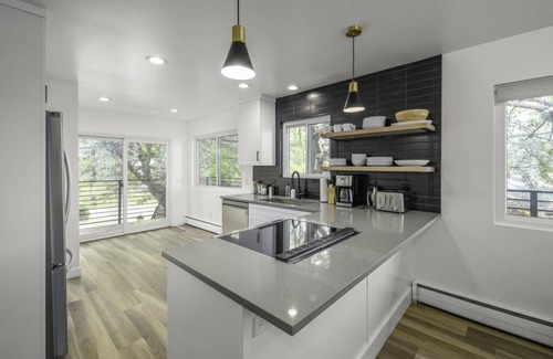 Capitol Hill House | Renovated 3BD/2BA Escape w/Hot Tub + City Views